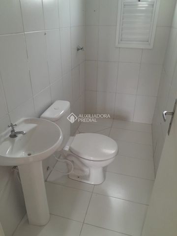 Sobrado com 2 quartos e 60m² para alugar em Morada Gaúcha, Gravataí. - Foto 2