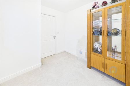 3 bedroom detached house to rent - Photo 3