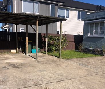 Introducing a charming three-bedroom rental property in a desirable... - Photo 6