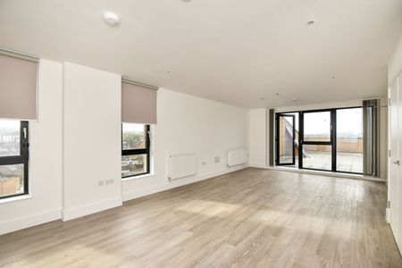 Flat to rent - Medway Street, Chatham, ME4 - Photo 4
