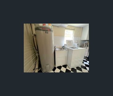 Updated Studio Located in a Quiet Tree Line Street - Photo 5