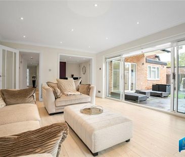 4 bedroom semi-detached house to rent - Photo 4