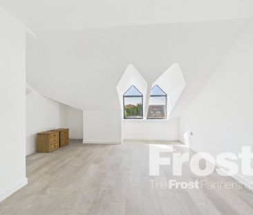 The Broadway, Farnham Common, Slough,SL2 - Photo 3