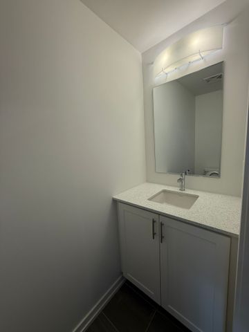 For Lease - 17 Lytham Green Circle Unit# 23, Newmarket, Ontario - Photo 2