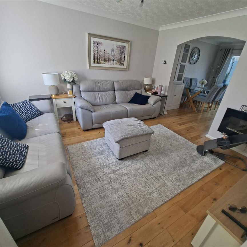 Acorn Grove, Pontprennau, Cardiff - Photo 1