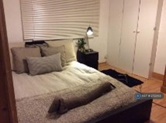 3 bedroom flat to rent - Photo 1