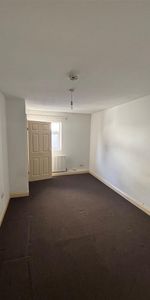 2 Beds - Apartment - - Photo 3