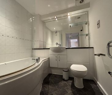 2 bedroom flat to rent - Photo 4