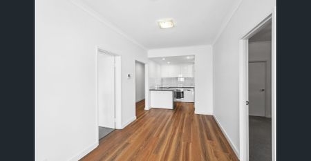 Stunning apartment in secure complex - Photo 3