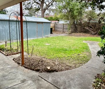 64 Orana Drive, Watsonia VIC 3087 - Photo 2