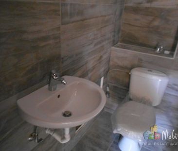 Maisonette for rent - Photo 1