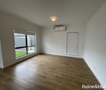 Modern Living in Mount Barker! - Photo 1