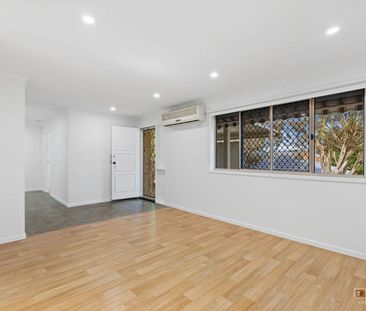 4 bedroom family home close to everything - Photo 1