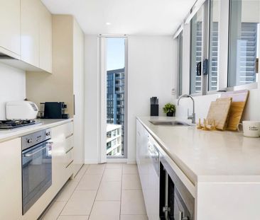 Stunning Two Bedroom Apartment - Partly Furnished - Photo 3