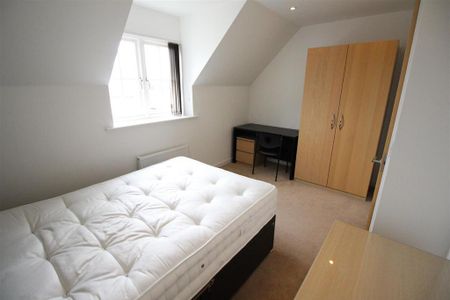 4 bedroom terraced house to rent - Photo 4