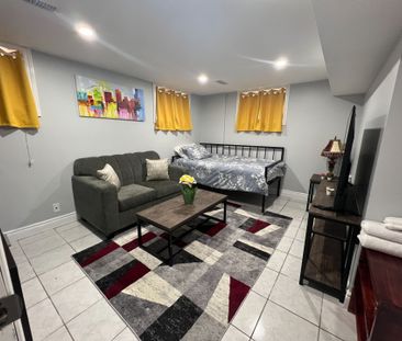 For Lease - 11 Queen Street, Mississauga, Ontario - Photo 2