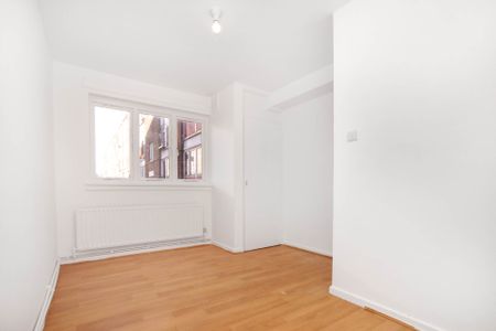 Guide Price £2,000 pcm - Available Now - Unfurnished - Photo 2