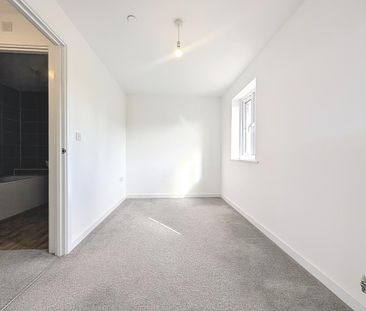 2 bedroom end of terrace house to rent - Photo 3