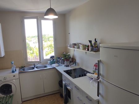 Appartement - 4 pièces - 80 m² - Argenton-sur-Creuse - Photo 4