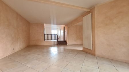 Location Appartement 4 pièces 108m² BEAUNE 21200 - Photo 3