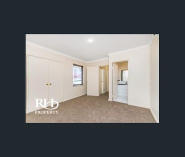 Spacious 3 x 2 townhouse - quiet & secure - Photo 2