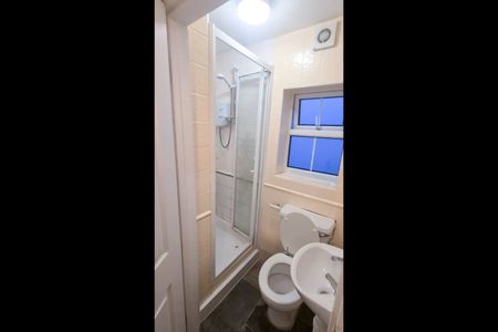 Room in a Shared House, Massive Double Room In Streatham, SW16 - Photo 5