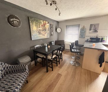 3 bedroom terraced house to rent - Photo 4
