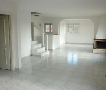 Spacieux appartement en attique/duplex de 6.5 pièces à Le Mont-sur-... - Photo 4