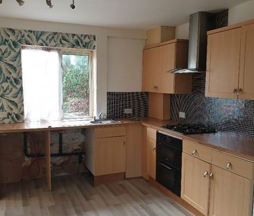 3 Bed Semi-Detached House, Hollin Park Crescent, LS8 - Photo 6