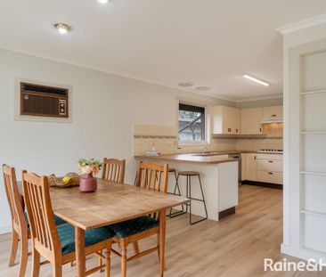 Fresh, Light-Filled Ease with Everyday Convenience - Photo 5