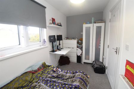 6 bedroom terraced house to rent - Photo 4