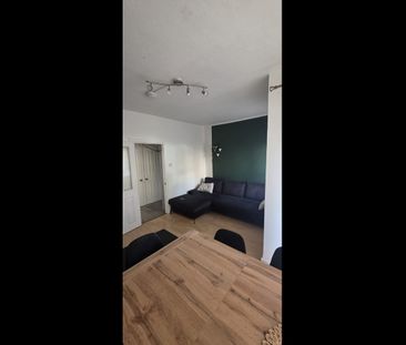 2 Bed Flat, Laburnum House, SE4 - Photo 1
