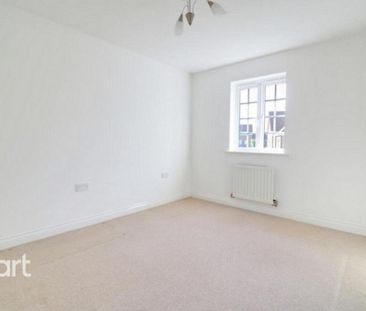 3 bedroom end of terrace house to rent - Photo 4