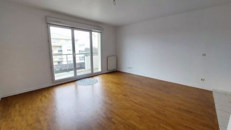 location Appartement T2 DE 43.44m² À ELANCOURT - Photo 2