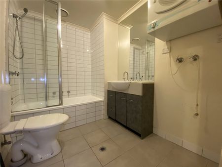 204/118 Dudley Street - Photo 5
