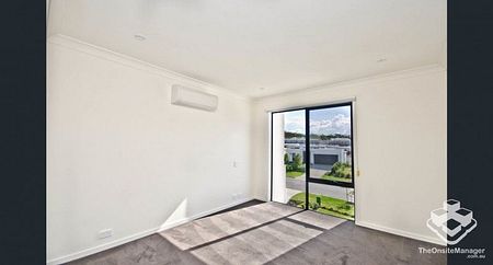 Contemporary Family Home in Great Location! - Photo 2