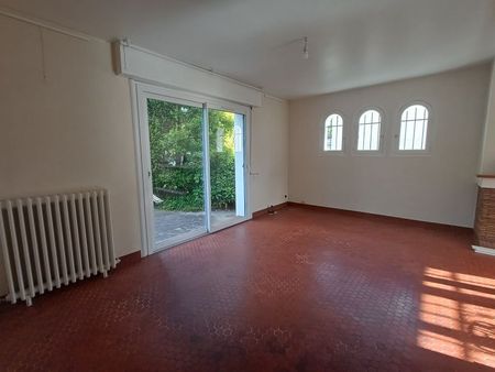 Location Maison 4 pièces 86m² ST PIERRE DU MONT 40280 - Photo 2