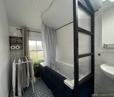 Room in a Shared House, Kingston Road, SW19 - Photo 2