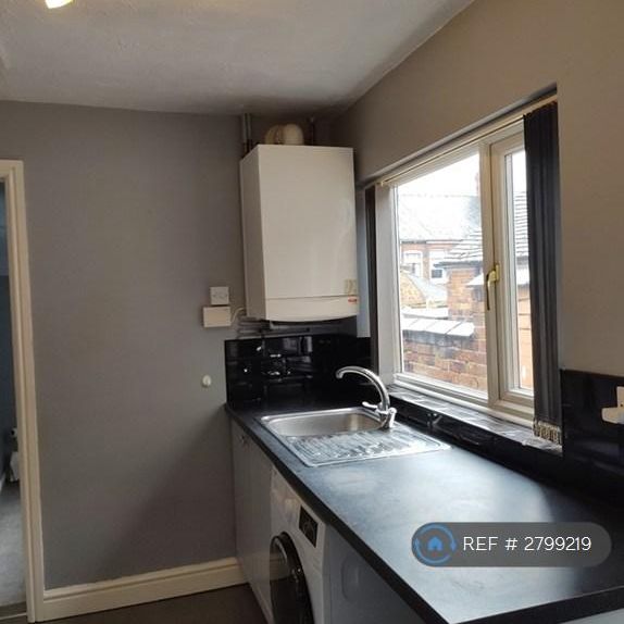 3 bedroom terraced house to rent - Photo 1