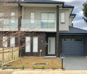 Spacious in great location - Photo 3