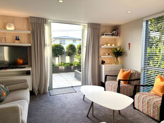 Merivale, 3 bedrooms - Photo 1