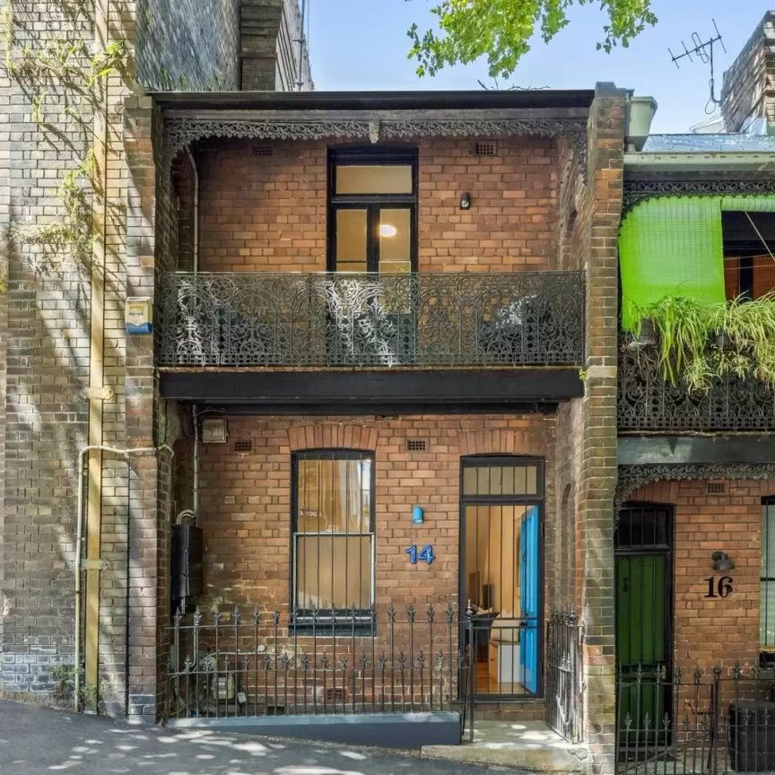 Refreshed Terrace with Sunny Courtyard in Peaceful Pyrmont Enclave - Photo 1