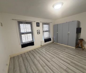 6 bedroom terraced house to rent - Photo 1