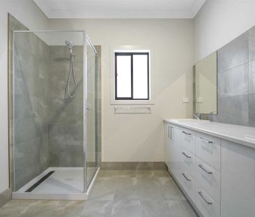 SPACIOUS UNIT CLOSE TO TRAIN STATION - Photo 6