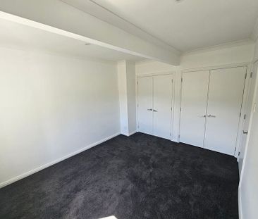 Sunny 4BR Tawa Gem next to Redwood station - Photo 6