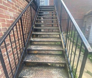 High Street, Brentwood, CM14 - Photo 1