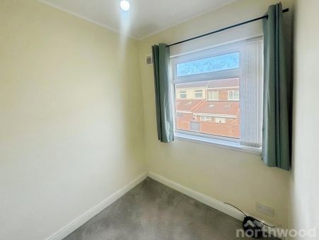 3 bedroom terraced house to rent - Photo 2