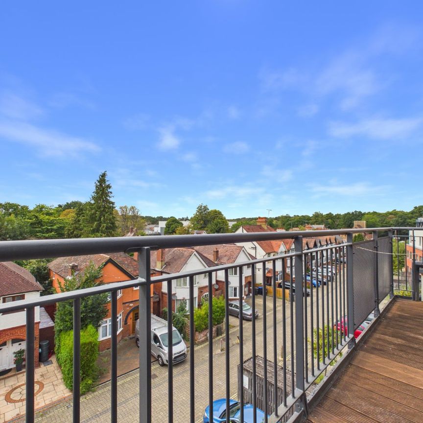2 bedroom Flat in Centro, Camberley - Photo 1