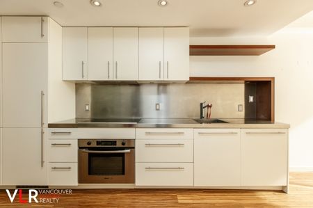 Loft in Downtown Vancouver, BC - Photo 2