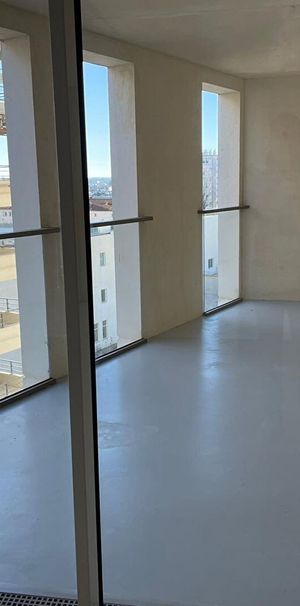 33800 BORDEAUX - STUDIO AVEC BALCON - Photo 1